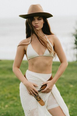 Picture tagged with: Skinny, Brunette, Eyes, Hat, Russian, Veronika Safronenko - Vero Hanberg - verohanberg, Cute