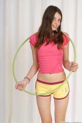 Picture tagged with: Skinny, Brunette, Eyes, Roberta, WeAreLittleStars.com, Cute, Tummy