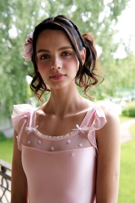 Picture tagged with: Skinny, Brunette, Eyes, What is her name, Cute, Small Tits