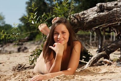 Picture tagged with: Skinny, Brunette, Femjoy, Irina Bruni - Irina O - Dana C, Sunday, Beach, Cute, Eyes, Feet, Russian, Sexy Wallpaper, Smiling