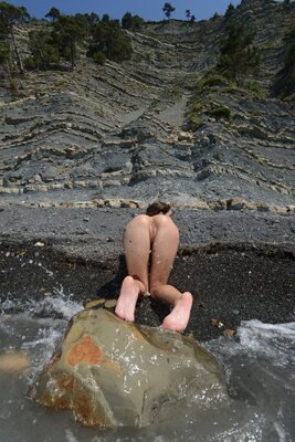 Picture tagged with: Skinny, Brunette, Foxy Di - Nensi B - Medina U, MET Art, Mikhail Paramonov - Paromov, Nature, Nyuso, Russian