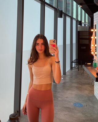 Picture tagged with: Skinny, Brunette, Julia Trevino, Cute, Eyes, Selfie