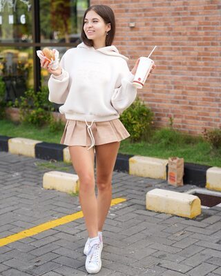 Picture tagged with: Skinny, Brunette, Lera Buns - Valeriia Makusheva - Valeria Titova, Burger King, Cute, Legs, Russian, Smiling