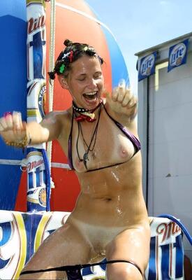 Picture tagged with: Skinny, Brunette, Pussy, Shower, Small Tits, Tummy