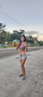 Picture tagged with: Skinny, Brunette, Shein28, Cute, Feet, Filipina, Legs, Smiling, Tummy