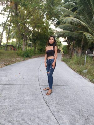 Picture tagged with: Skinny, Brunette, Shein28, Cute, Filipina, Legs, Smiling, Tummy