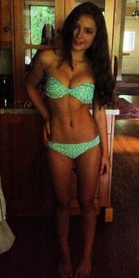 Picture tagged with: Skinny, Bikini, Brunette, Canadian, Legs, Sophi Knight, Cute, Tummy