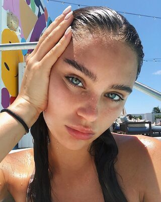 Picture tagged with: Skinny, Brunette, Canadian, Eyes, Sophi Knight, Wet, Close-up, Cute, Face, Safe for work