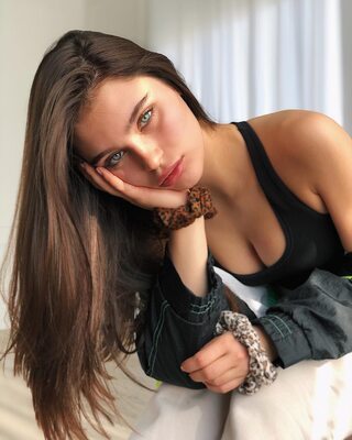 Picture tagged with: Skinny, Brunette, Canadian, Eyes, Sophi Knight, Cute, Face, Safe for work
