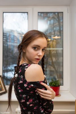 Picture tagged with: Skinny, Lapa, Redhead, Teen Porn Storage, Watch Me, Braid, Cute, Eyes, Russian, Shy